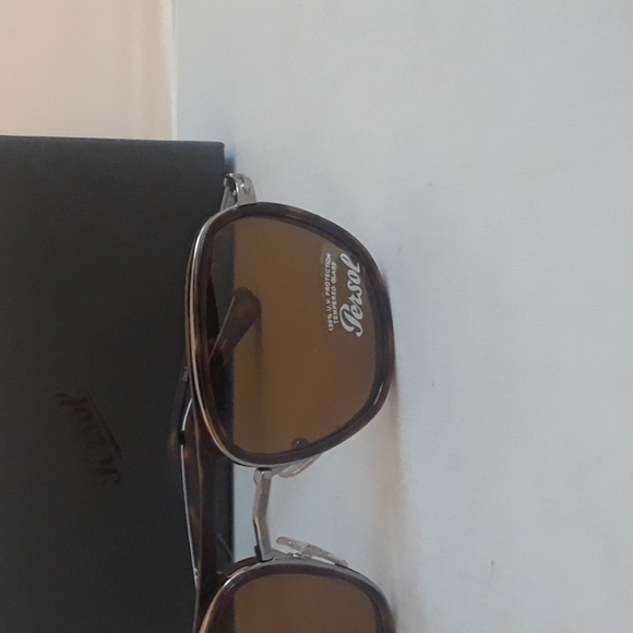 PERSOL UNISEX SUNGLASSES. - Picture 2 of 7